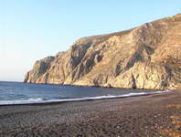  Kamari cliff